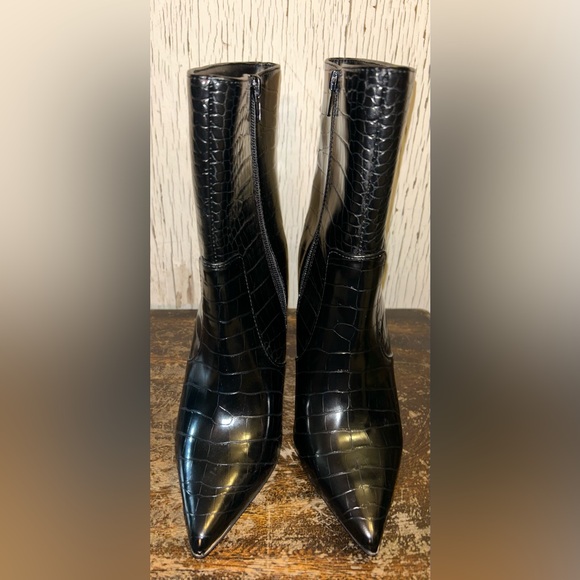❤︎❤︎Black Faux Croc. Stiletto Mid-Shin Boots by EXPRESS❤︎❤︎ - Picture 2 of 7